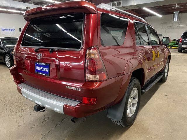 Used 2005 Toyota 4Runner SR5 AWD/4WD image 5