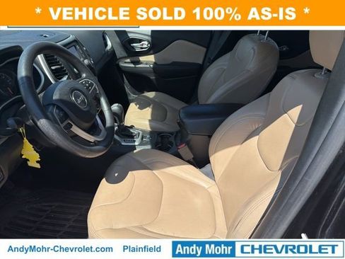 Used 2016 Jeep Cherokee Sport image 13