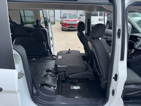 Used 2016 Ford Transit Connect XL image 34