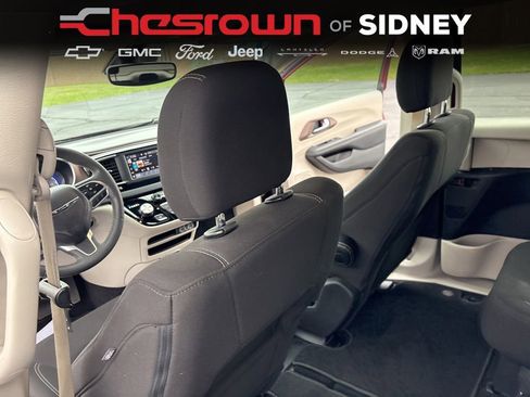 Used 2023 Chrysler Voyager LX image 44