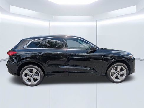 Used 2025 Audi Q5 Premium w/ Premium Plus AWD/4WD image 3