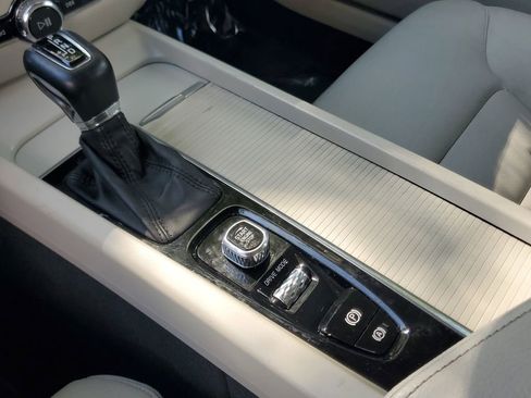 Used 2019 Volvo S60 T5 Momentum w/ Premium Package FWD image 26