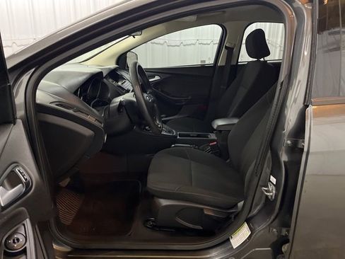 Used 2017 Ford Focus SE image 24