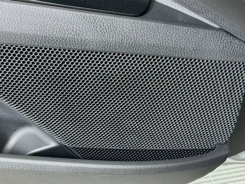 Used 2025 Toyota Camry SE image 19