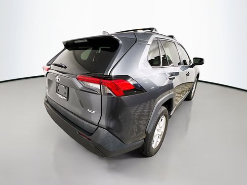 Used 2021 Toyota RAV4 XLE image 4