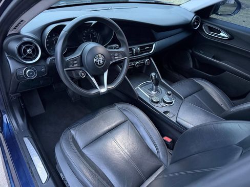 Used 2017 Alfa Romeo Giulia image 12
