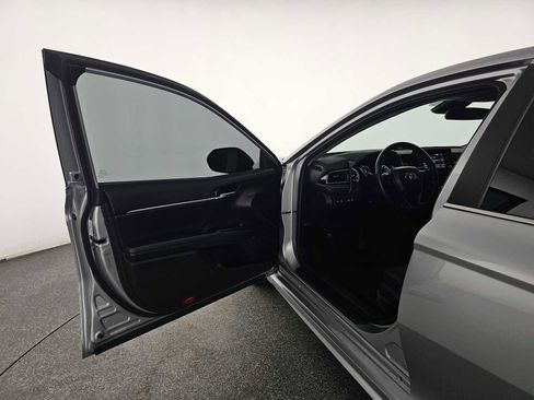 Used 2024 Toyota Camry SE image 19