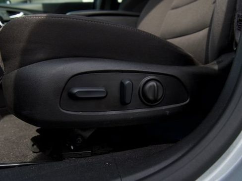 Used 2024 Chevrolet Malibu LT FWD image 16