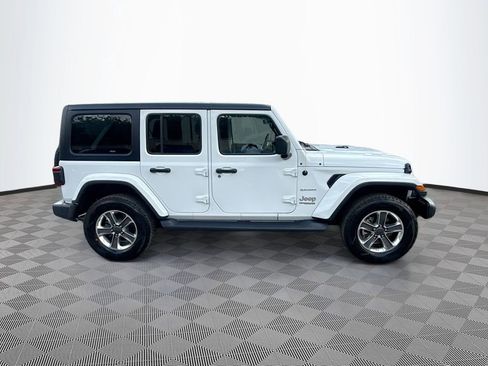 Used 2022 Jeep Wrangler Unlimited Sahara w/ LED Lighting Group AWD/4WD image 5
