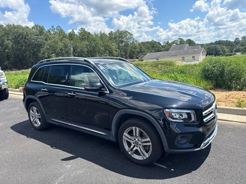 Used 2022 Mercedes-Benz GLB 250 image 3