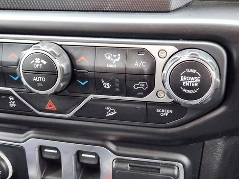 Used 2020 Jeep Wrangler Sport AWD/4WD image 18