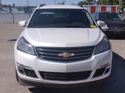 Used 2017 Chevrolet Traverse LT w/ Traveler's Package AWD/4WD image 2
