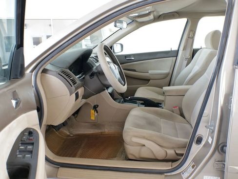 Used 2004 Honda Accord LX image 2