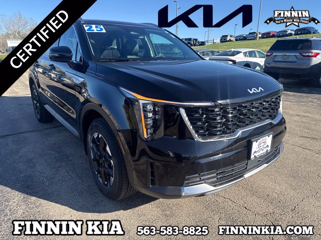 Certified 2025 Kia Sorento S w/ Panoramic Sunroof Package AWD/4WD image 1
