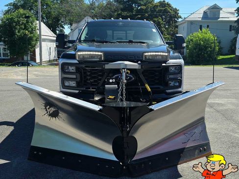 Used 2023 Ford F350 XLT w/ XLT Premium Package AWD/4WD image 8