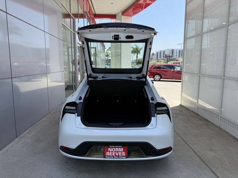 Certified 2025 Toyota Prius Plug-In Hybrid image 25