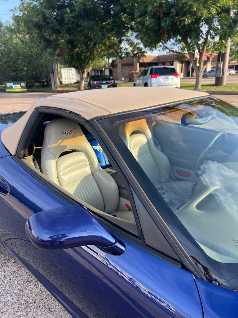 Used 2004 Chevrolet Corvette Convertible w/ Preferred Equipment Group RWD image 2