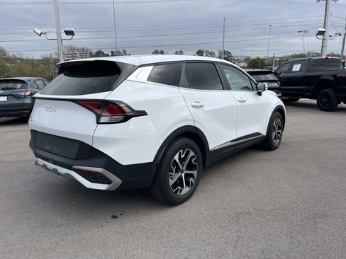 Used 2023 Kia Sportage EX image 3