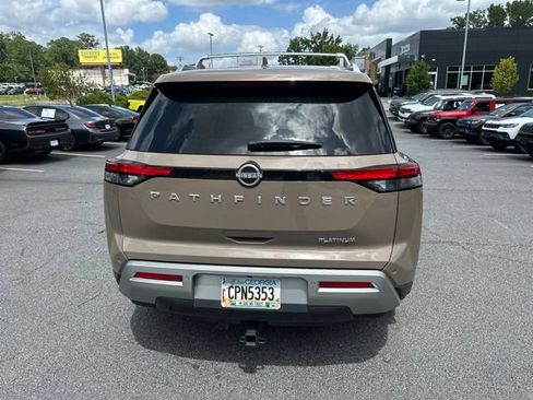 Used 2024 Nissan Pathfinder Platinum FWD image 4
