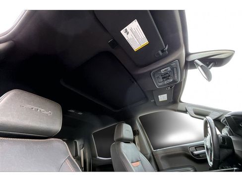 Used 2022 GMC Sierra 1500 AT4 w/ AT4 Premium Package image 18