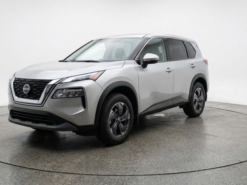 Used 2025 Nissan Rogue SV AWD/4WD image 3