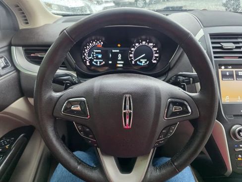 Used 2017 Lincoln MKC Premiere FWD image 15