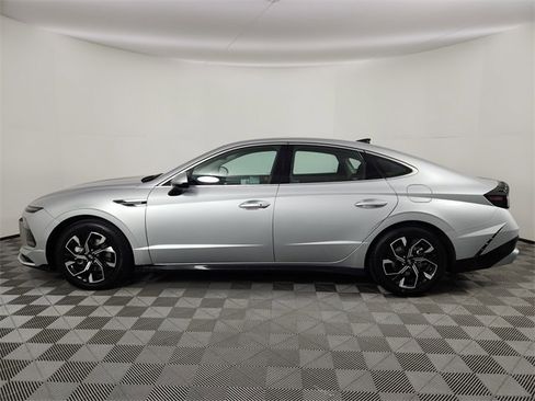 Used 2024 Hyundai Sonata SEL image 2