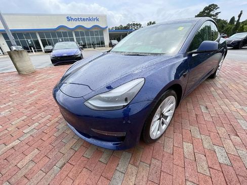 Used 2023 Tesla Model 3 Standard Range RWD image 29
