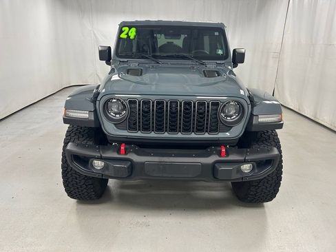Used 2024 Jeep Wrangler Unlimited Rubicon AWD/4WD image 4