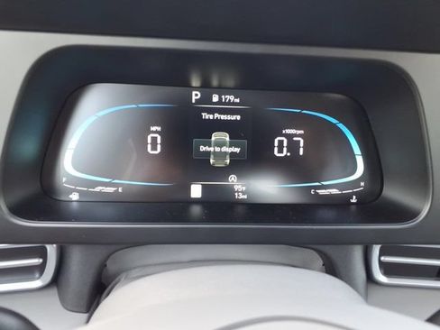 New 2026 Hyundai Elantra SE FWD image 24