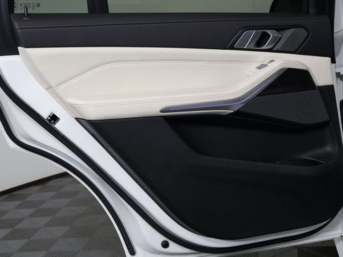 Used 2022 BMW X7 M50i w/ Cold Weather Package image 14