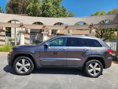Used 2016 Jeep Grand Cherokee Limited w/ Luxury Group II AWD/4WD image 5