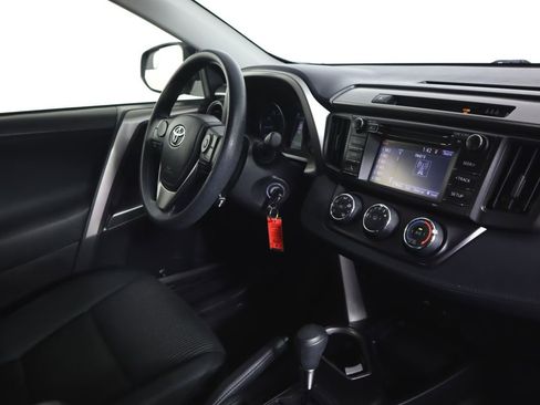 Used 2018 Toyota RAV4 LE AWD/4WD image 28