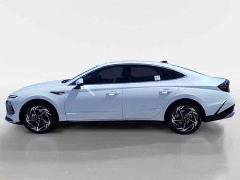 New 2026 Hyundai Sonata SEL image 2