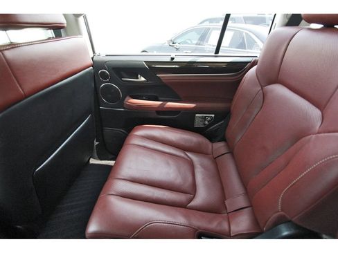 Used 2020 Lexus LX 570 4WD w/ Luxury Package image 11