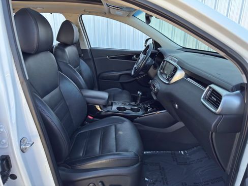 Used 2019 Kia Sorento SX w/ SX Touring Package image 17