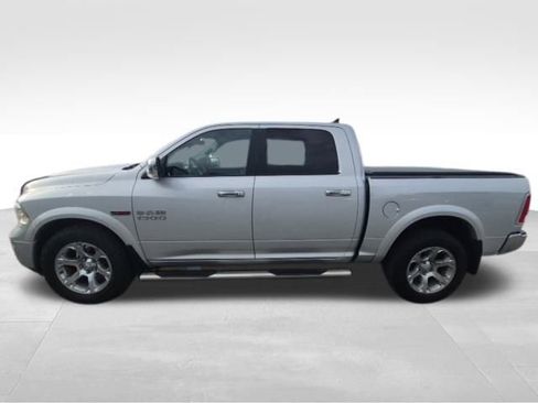 Used 2017 RAM 1500 Laramie w/ Convenience Group image 8