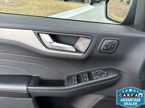 Used 2022 Ford Escape SEL w/ Technology Package image 15