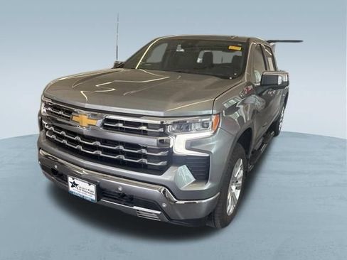 Used 2023 Chevrolet Silverado 1500 LTZ AWD/4WD image 3