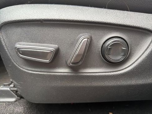 Used 2024 Toyota Grand Highlander Limited image 10