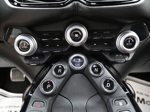 Used 2019 Aston Martin V8 Vantage Coupe RWD image 12