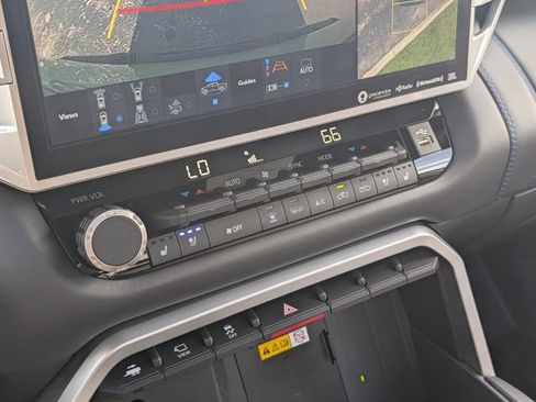 Used 2024 Toyota Tundra Platinum image 23