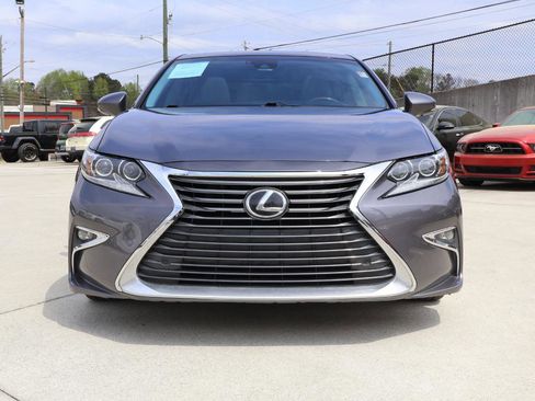 Used 2016 Lexus ES 350 w/ Luxury Package w/Wood Trim image 10