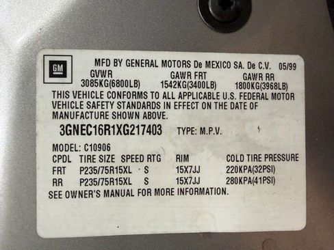 Used 1999 Chevrolet Suburban Base image 23