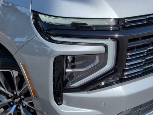 Used 2025 Chevrolet Tahoe High Country image 5
