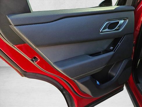 Used 2023 Land Rover Range Rover Velar R-Dynamic S image 21