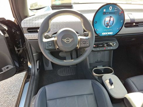 Used 2025 MINI Cooper 2-Door Hardtop image 12