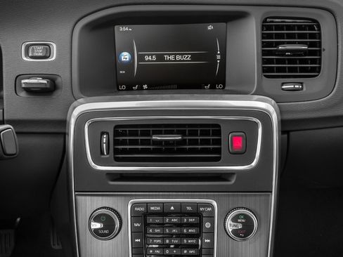 Used 2016 Volvo S60 T5 Cross Country Platinum AWD/4WD image 9
