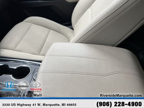 Used 2023 Chevrolet Traverse LS AWD/4WD image 20