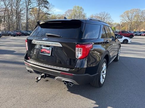 Used 2023 Ford Explorer Platinum w/ Technology Package image 4